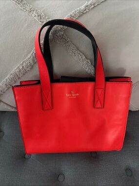 Kate Spade bright spot Avenue Grace tote in Marashino